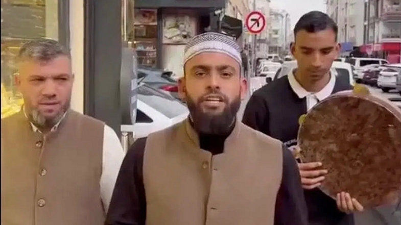 Sosyal Medyanın Yeni Fenomeni: Kabe’de Hacılar Hû Der Allah İlahisi Neden Her Yerde? 3 kabede hacilar hu der allah ilahisi 2