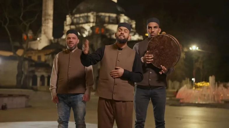 Sosyal Medyanın Yeni Fenomeni: Kabe’de Hacılar Hû Der Allah İlahisi Neden Her Yerde? 2 Kabe’de Hacılar Hû der Allah