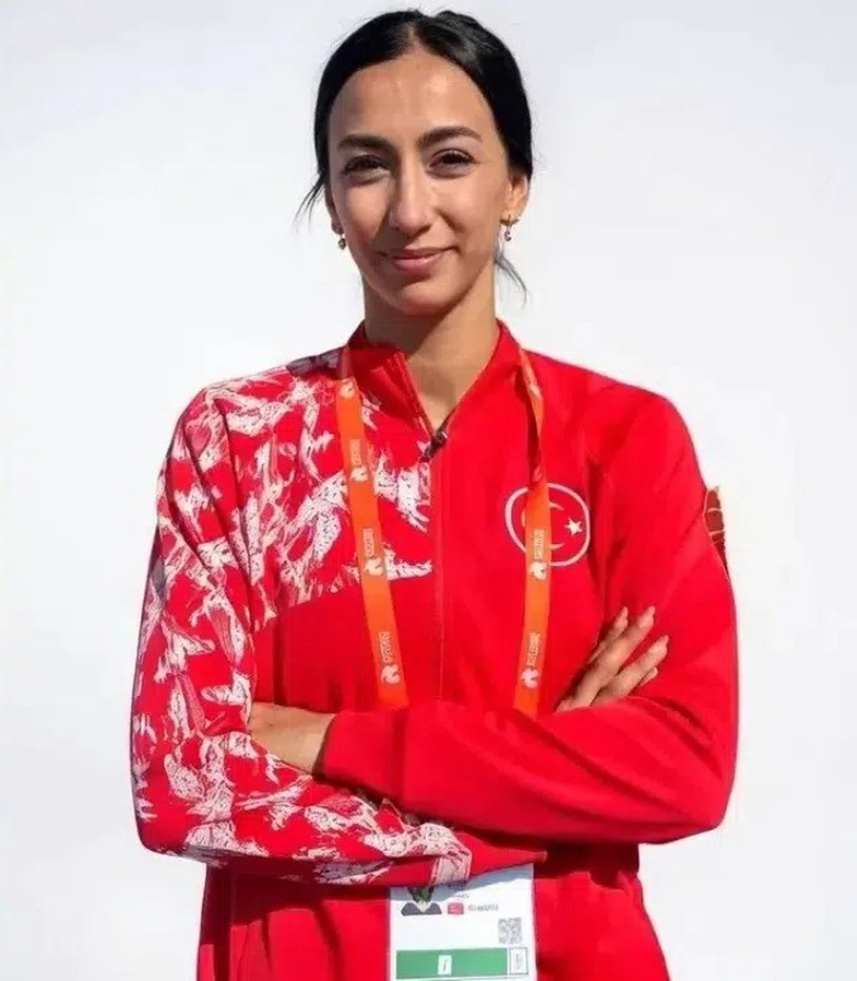 Sedef Çevik Kimdir? 2 Sedef Çevik