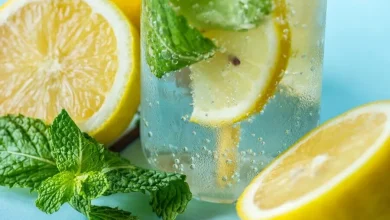Sabah Aç Karnına Limonlu Su İçmek Gerçekten Yağ Yakar mı? Zayıflama Üzerindeki Gerçek Etkisi 19 limonlu su gercekten yag yakar mi4