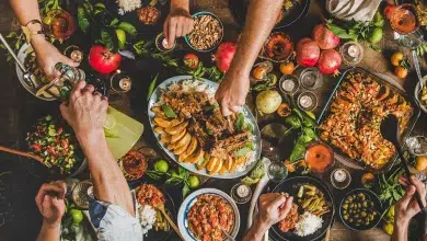 Dünyayı Sofrada Tanımak: Farklı Kültürlerde Yemek ve Sofra Adabı 108 Farklı Kültürlerde Yemek ve Sofra Adabı