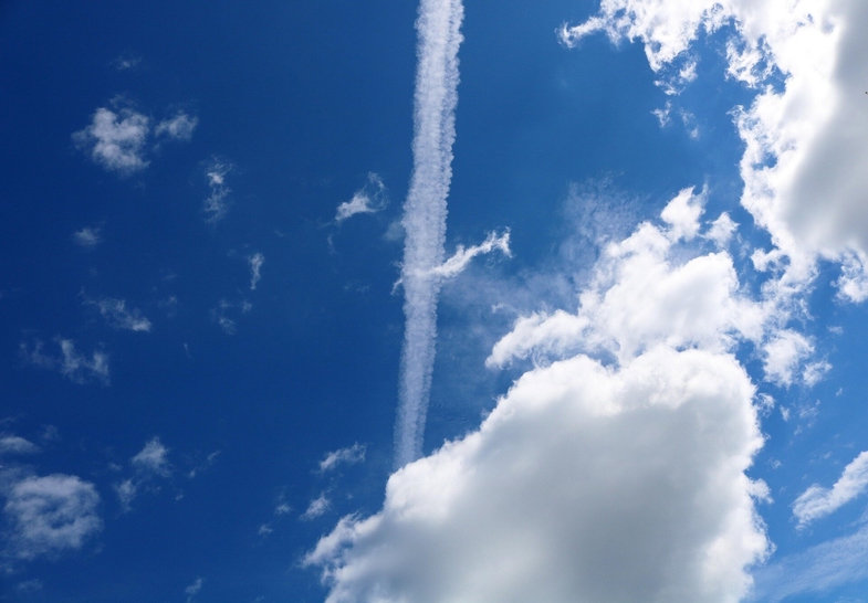 Savaş Başladı, Yağmurlar Arttı İddiası: Chemtrail (Yağmur Engelleyen Uçaklar) Teorisi Nedir? Gerçeklik Payı Var mı? 2 Chemtrail