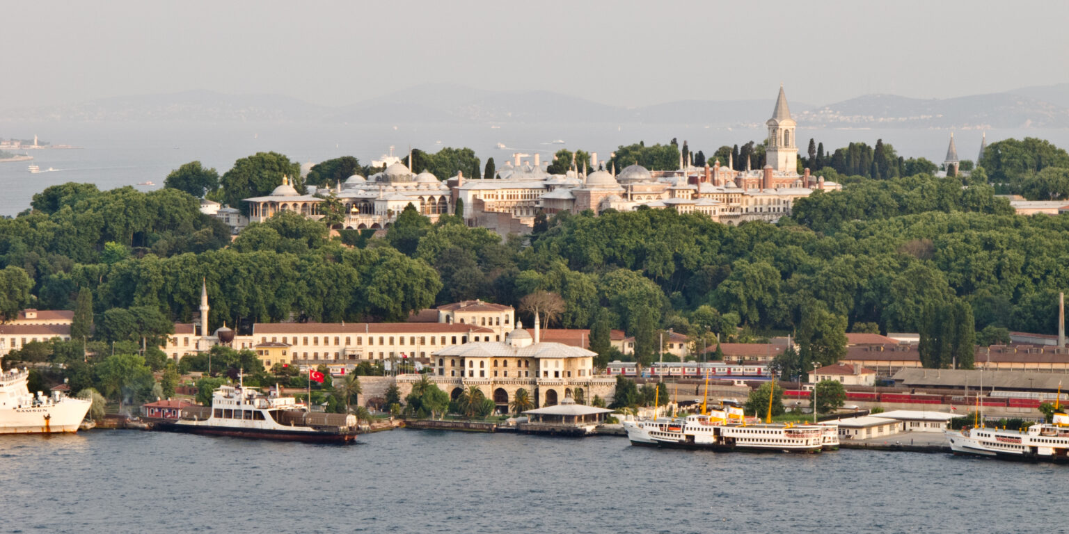 İstanbul’un Tarihi Yapıları: Her Köşesinde Başka Bir Hikâye Saklayan Şehrin Zamana Direnen Eserleri 3 istanbulun tarihi yapilari3 1536x768 1