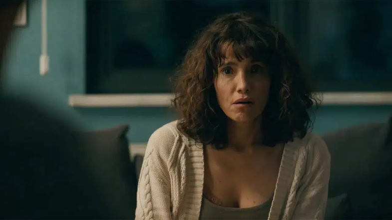 Mira: Her Şey Yolundaymış Gibi Dizi Konusu ve Oyuncuları 3 Mira: Her Şey Yolundaymış Gibi Dizi Konusu