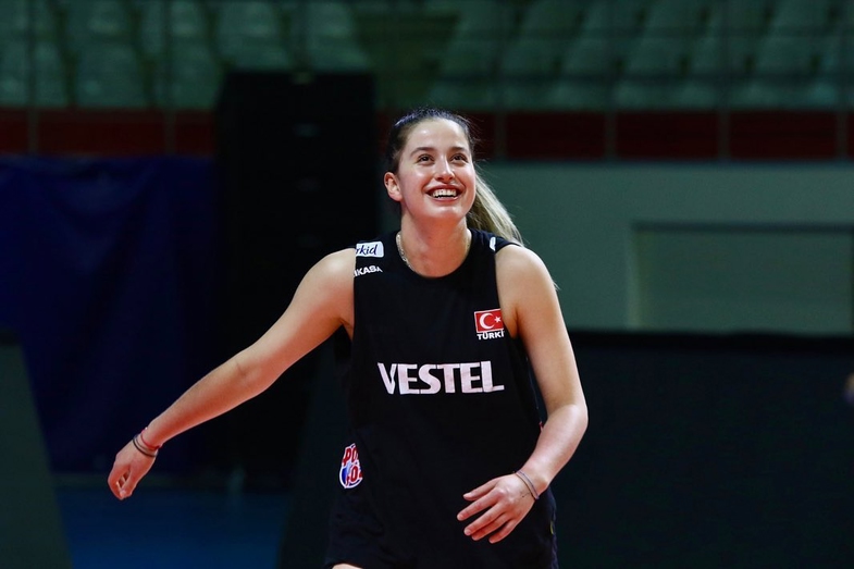 Sude Hacımustafaoğlu Kimdir? 4 sude hacimustafaoglu kimdir 2