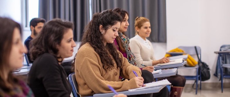 Tezli Yüksek Lisans ve Tezsiz Yüksek Lisans: Senin İçin Doğru Seçimi Gösteren 10 Fark 8 Tezsiz Yüksek Lisans