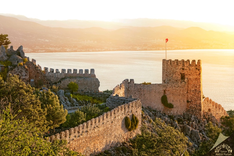 Alanya Gezilecek Yerler Rehberi: 10 Popüler Rota (2026) 10 alanya gezilecek yerler 2