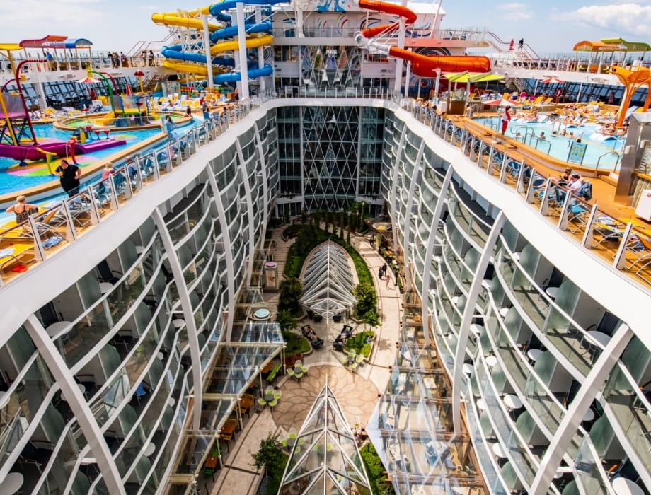 Denizin Ortasında Koca Bir Şehir! Cruise Gemileri Hakkında Duyunca Çok Şaşıracağınız 10 Gerçek 11 cruise gemileri hakkinda 10 gercek3