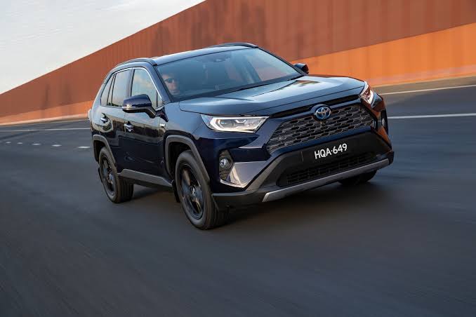 Dünyanın En İyi 10 Hibrit Otomobili! Yakıt Tasarrufu ve Performansı Bir Arada Sunan Modeller 8 dunyanin en iyi 10 hibrit otomobili7