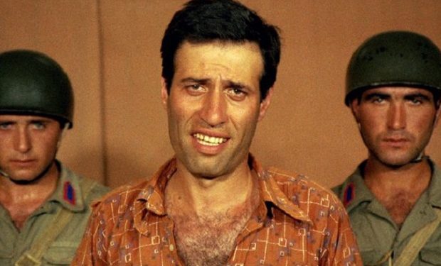 Kemal Sunal'ın Yıllar Geçse de Vazgeçilmeyen En Sevilen 10 Filmi 1 kemal sunalin vazgecilmeyen en sevilen 10 filmi11