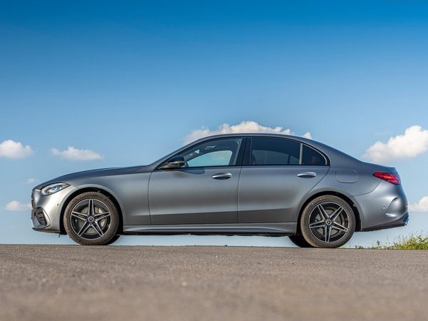 2026 Mercedes C200: Geleceğin Lüksüne Dair Bilmeniz Gereken 10 Özellik 4 2026 mercedes c200 bilmeniz gereken 10 ozellik11