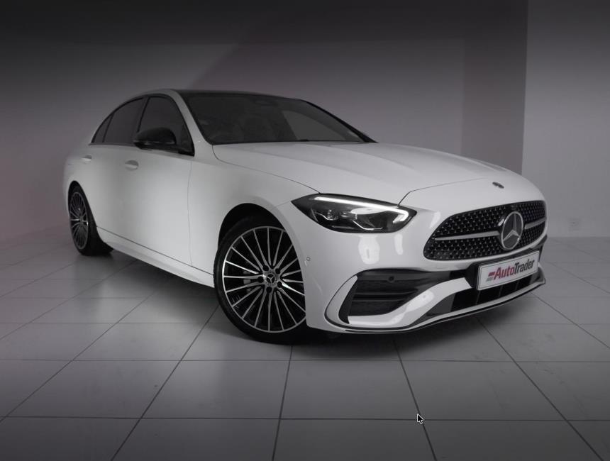 2026 Mercedes C200: Geleceğin Lüksüne Dair Bilmeniz Gereken 10 Özellik 2 2026 Mercedes C200