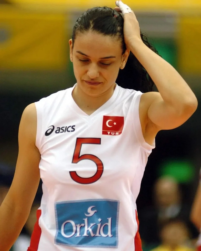 Aysun Özbek Kimdir? 3 aysun ozbek kimdir 4