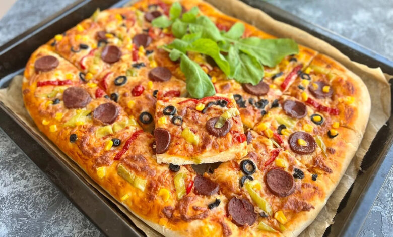 Tepsi Pizza Tarifi, Nasıl Yapılır? (Videolu) 1 tepsi pizza tarifi 1