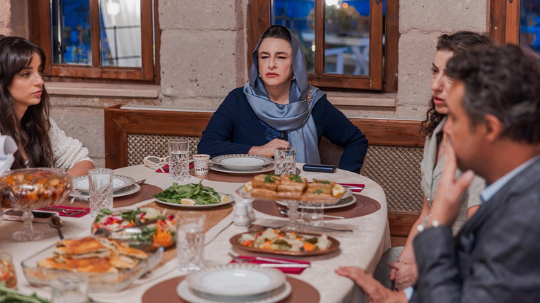 Anne Yarısı Dizi Konusu ve Oyuncuları 3 Anne Yarısı