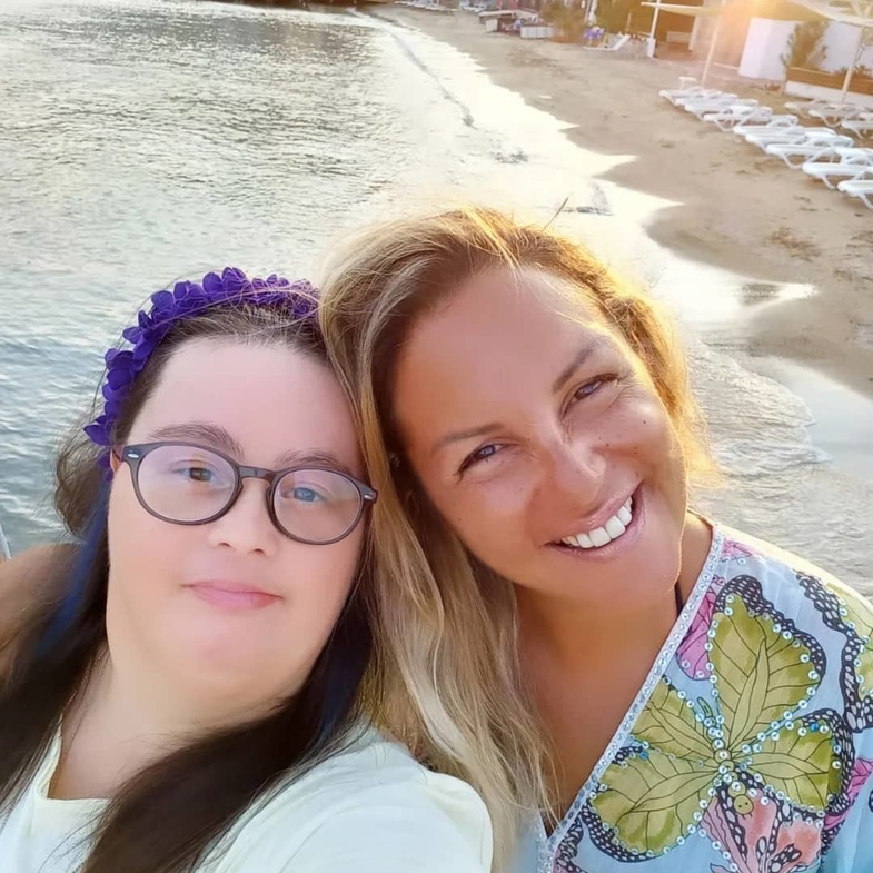 Ayça Tekindor (Şarkıcı Ayça) Kimdir? 3 ayca tekindor kimdir 2