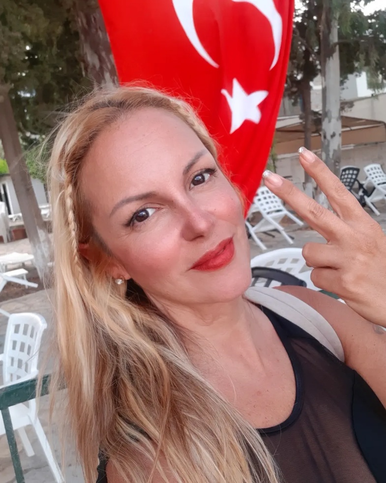 Ayça Tekindor (Şarkıcı Ayça) Kimdir? 5 ayca tekindor kimdir 3