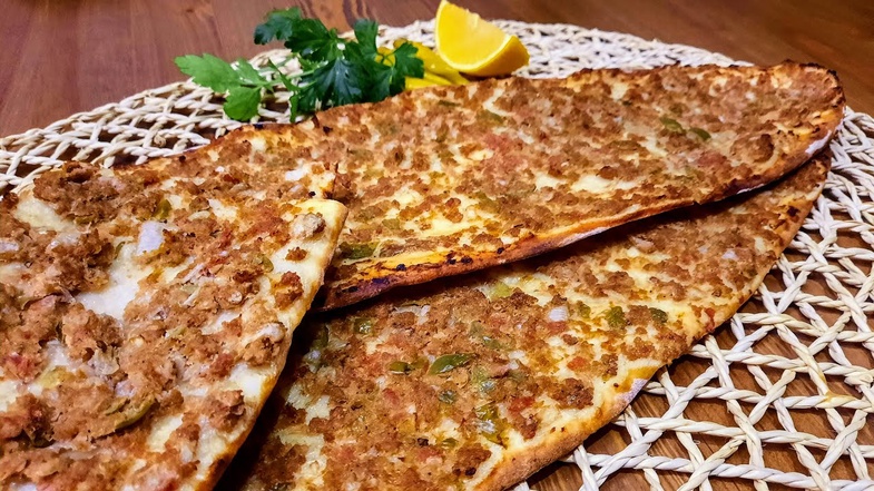 Etli Ekmek Tarifi, Nasıl Yapılır? (Videolu) 2 Etli Ekmek