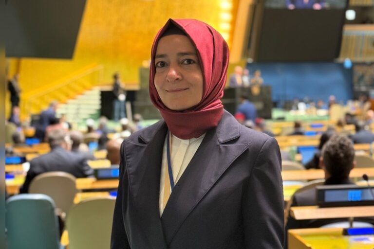 MaksatBilgi.Com 35 fatma betul sayan kaya kimdir 8