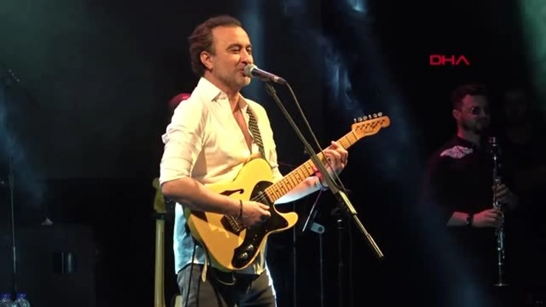 Şarkıcı Nev (Nevzat Doğansoy) Kimdir? 9 sarkici nev kimdir 9