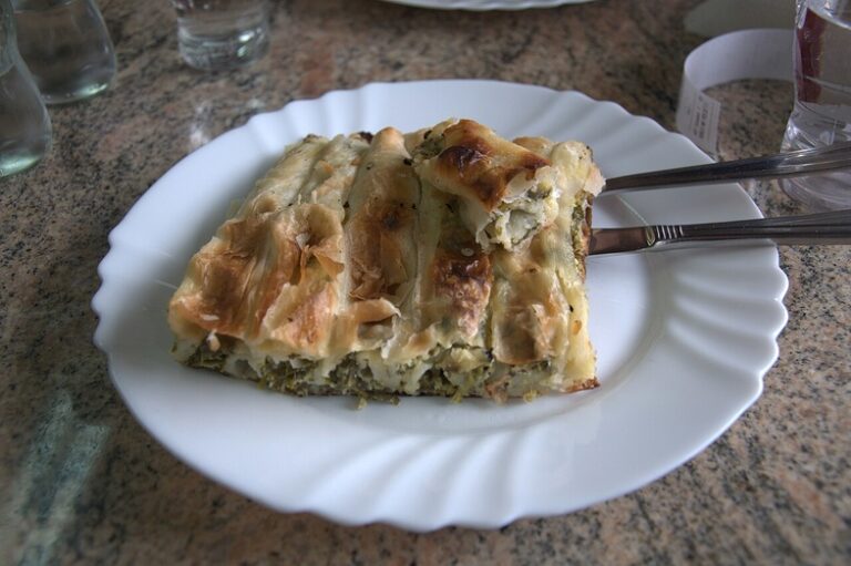 MaksatBilgi.Com 70 selanik usulu ispanakli borek tarifi 1