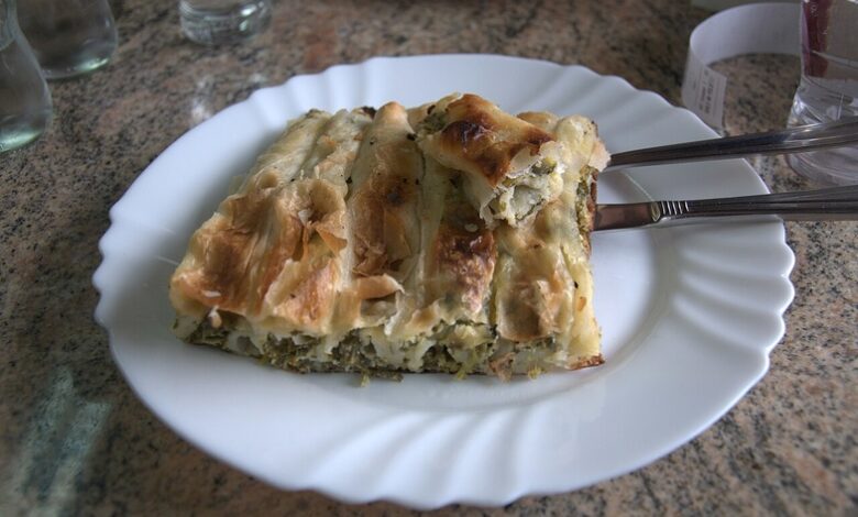 Selanik Usulü Ispanaklı Börek Tarifi, Nasıl Yapılır? (Videolu) 1 selanik usulu ispanakli borek tarifi 1