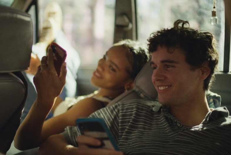Sonsuz Film Konusu ve Oyuncuları (16+) 3 Sonsuz